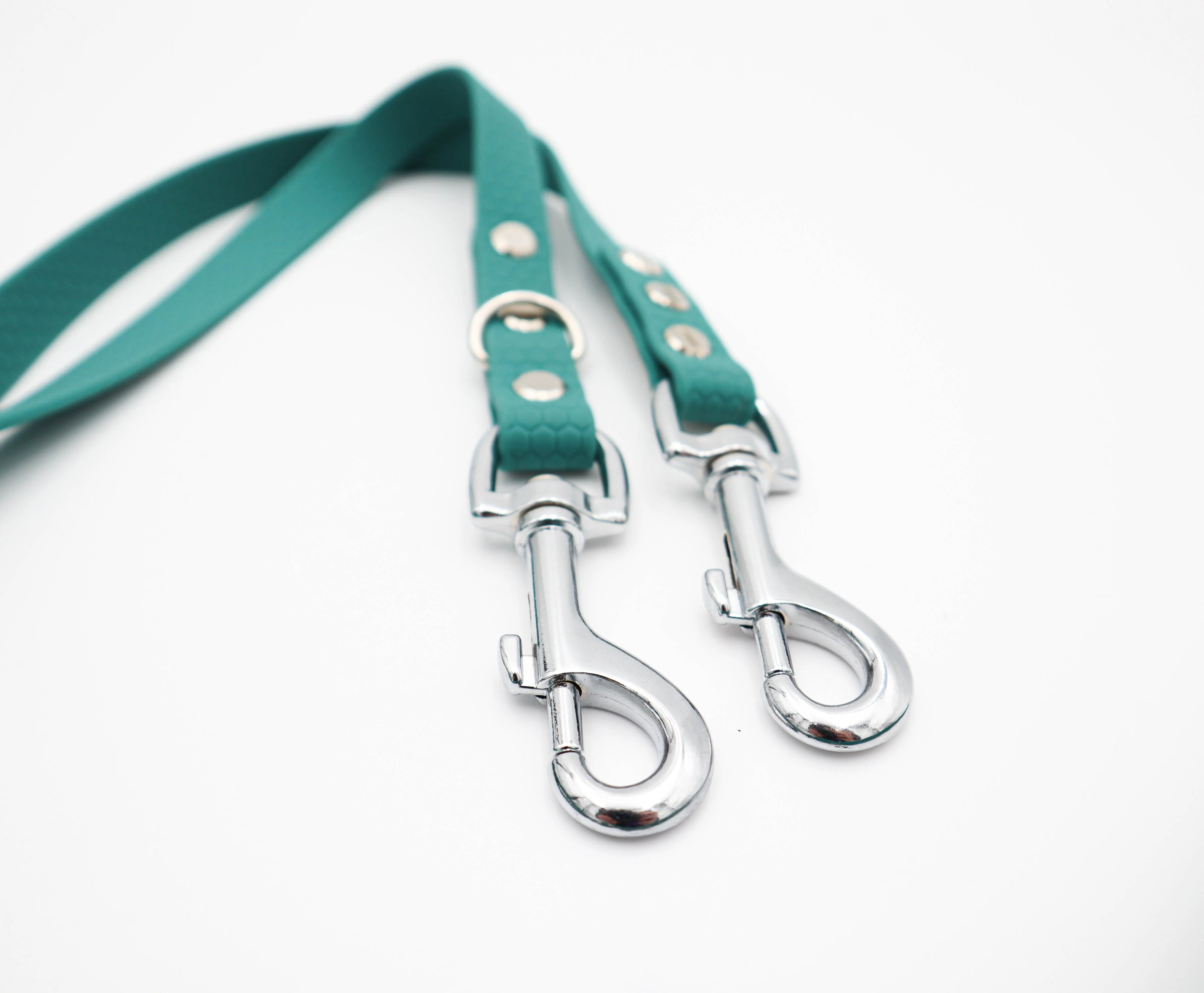 Non - Slip, Waterproof, Multifunction, Adjustable Hexa Dog Leash |  Width: 16 mm | Length: 2.5 m