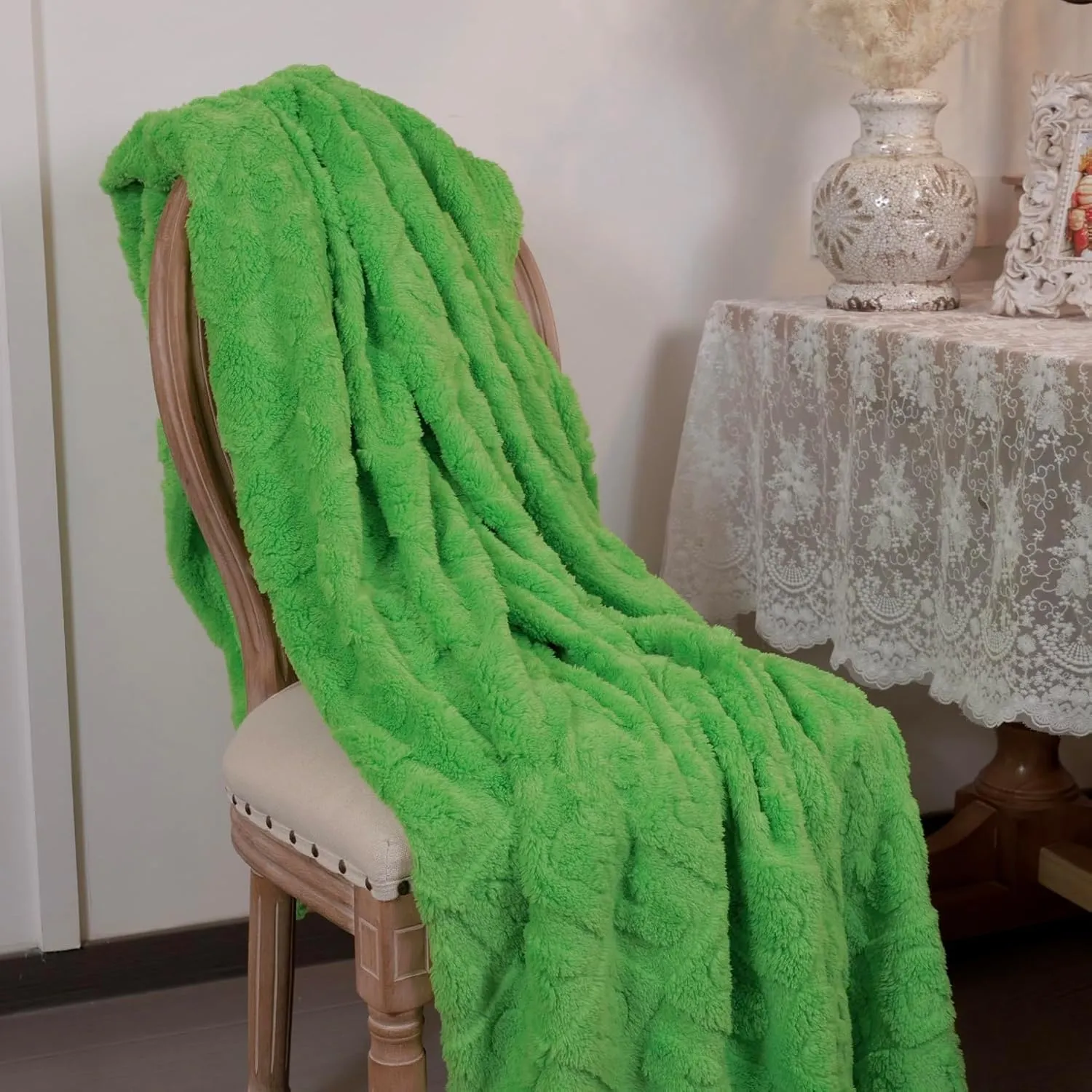Throw Blankets with 3D Bunny Checkered,Super Soft Cozy Fleece Blankets for Lover Girls Boys Friends Gifts Pets, Lightweight Fuzzy Blanket for Couch Sofa Bed All Season (Green, 50 * 60)